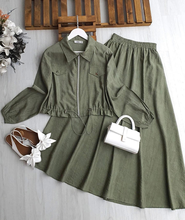 Two-piece set.