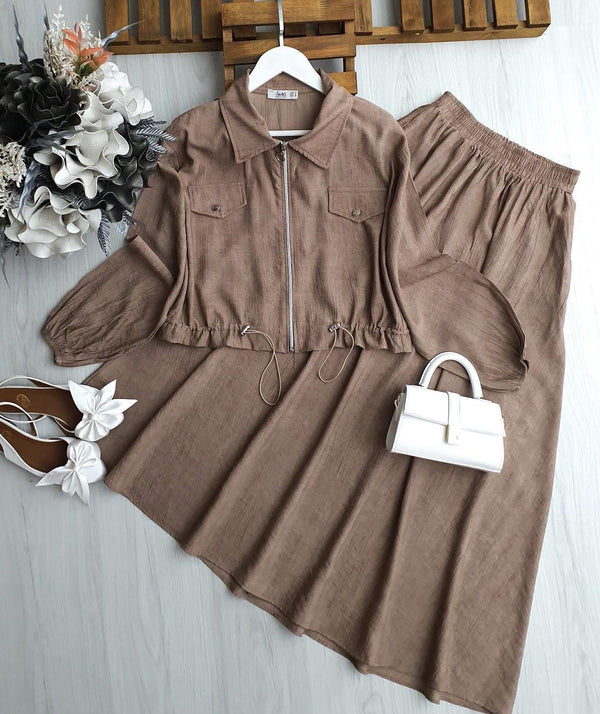 Two-piece set.